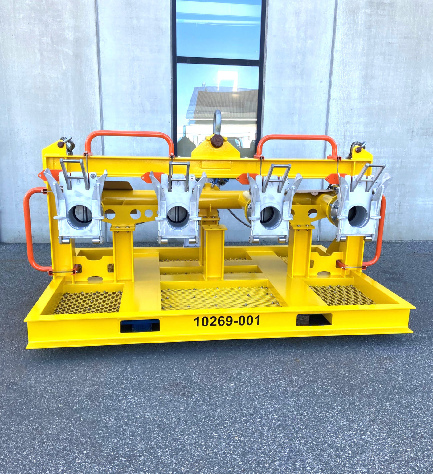 Subsea manifold